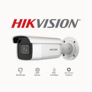 KAMERA 4MP HIKVISION DS-2CD2643G2-IZS (2.8-12mm) KAMERA 4MP HIKVISION DS-2CD2643G2-IZS (2.8-12mm)KAMERA 4MP HIKVISION DS-2CD2643G2-IZS (2.8-12mm) je profesionalna sigurnosna kamera koja nudi izvanredne karakteristike i performanse. Ova kamera ima brojne funkcije koje je čine idealnom za različite sigurnosne potrebe. Jedna od glavnih karakteristika ove kamere je Acusense tehnologija. Ova tehnologija koristi duboko učenje algoritama kako bi filtrirala lažne alarme i razlikovala osobe i vozila. To omogućava precizniju detekciju i smanjuje broj nepotrebnih upozorenja. Kamera DS-2CD2643G2-IZS(2.8-12mm) također ima rezoluciju do 4MP, što omogućava snimanje visoko kvalitetnih slika i videozapisa. S rezolucijom od 2688 x 1520@30fps, ova kamera pruža izuzetno oštru sliku koja omogućava jasno prepoznavanje detalja. Motorizirani objektiv s autofokusom omogućava jednostavno prilagođavanje fokusa i kut gledanja. Ova funkcija olakšava postavljanje kamere i osigurava da se snima željeno područje. Kamera DS-2CD2643G2-IZS(2.8-12mm) također ima audio ulaz/izlaz i alarm ulaz/izlaz, što omogućava integraciju s drugim sigurnosnim sustavima. Također ima MicroSD utor za lokalno snimanje podataka. 